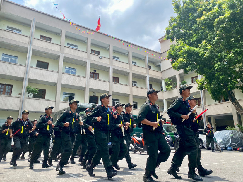 Đội Cảnh sát đặc nhiệm được giao nhiệm vụ chốt giữ tại các vị trí trọng yếu, xử lý các tình huống phức tạp