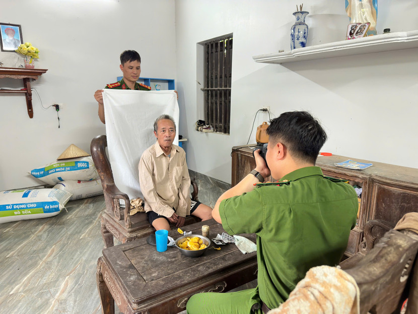 ...quyết tâm không để bất kỳ khó khăn nào làm ảnh hưởng đến quyền lợi của đảng viên ...quyết tâm không để bất kỳ khó khăn nào làm ảnh hưởng đến quyền lợi của đảng viên