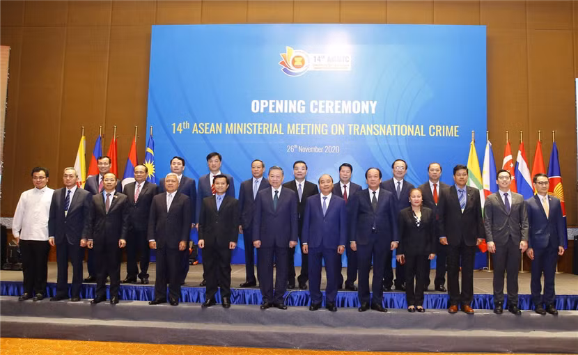 Thủ tướng Chính phủ Nguyễn Xuân Phúc; Bộ trưởng Tô Lâm cùng các đại biểu dự Lễ khai mạc Hội nghị AMMTC 14 tại điểm cầu Hà Nội.