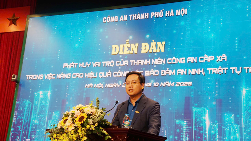 Đồng chí Trần Quang Hưng, Phó Bí thư Thành đoàn Hà Nội phát biểu tại diễn đàn