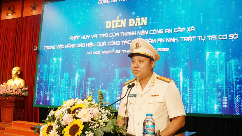 Trung tá Bùi Mạnh Hùng- Trưởng Ban thanh niên Công an TP Hà Nội phát biểu tại diễn đàn