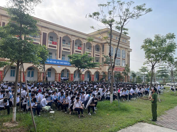 Nâng cao ý thức tự bảo vệ bản thân mình trước &quot;giặc lửa&quot; cho học sinh