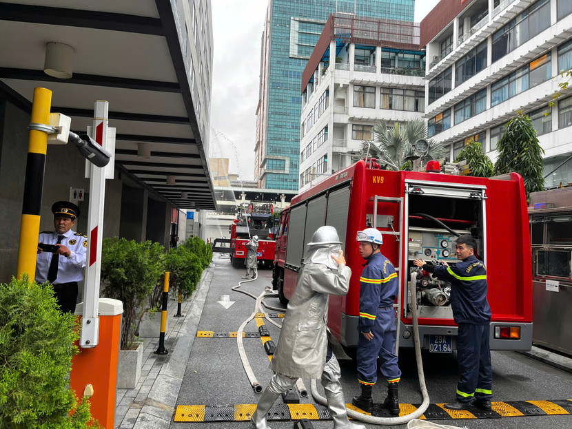 Hiệp đồng triển khai thực tập phương án phòng cháy, chữa cháy và cứu nạn, cứu hộ tại bệnh viện Việt Pháp