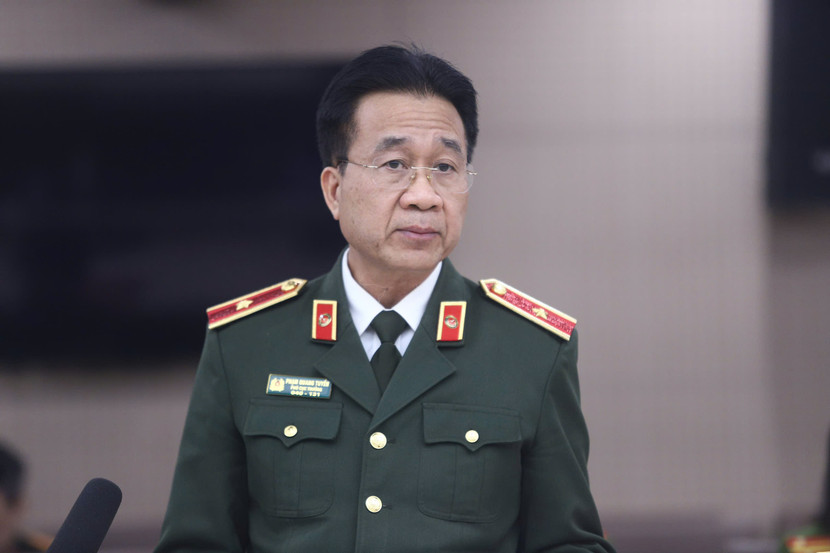 Đại diện lãnh đạo Cục Tổ chức cán bộ Bộ Công an trả lời báo chí một số nội dung