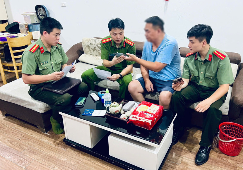 ông an phường Hà Đông đã triển khai cao điểm tổng rà soát cư trú, đặc biệt là kiểm tra người nước ngoài tạm trú trên địa bàn