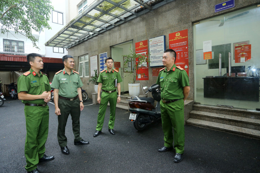 Đại tá Nguyễn Ngọc Quyền khảo sát tại Công an phường Phương Liệt Đại tá Nguyễn Ngọc Quyền khảo sát tại Công an phường Phương Liệt