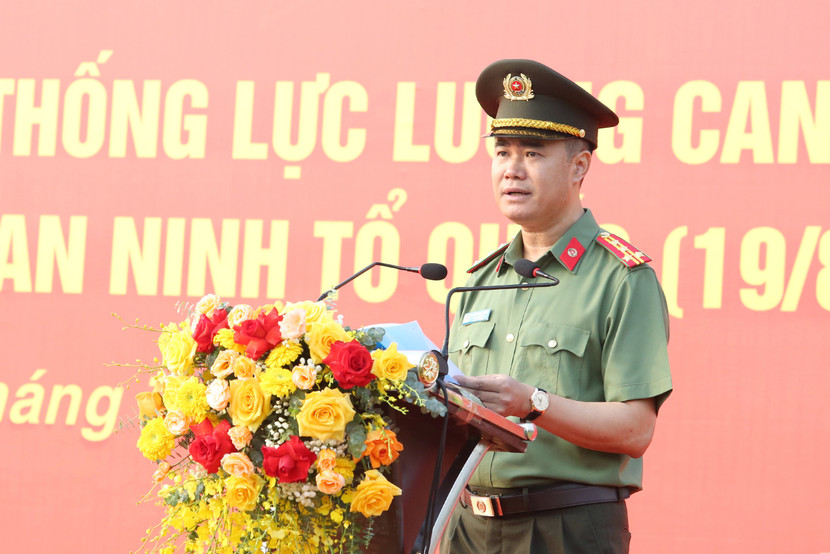 Đại tá Nguyễn Ngọc Quyền, Phó Giám đốc CATP Hà Nội phát động phong trào thi đua trong toàn lực lượng Công an Thủ đô