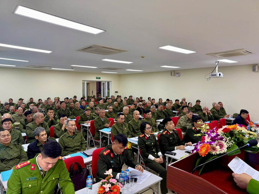 Bồi dưỡng nghiệp vụ cho lực lượng tham gia bảo vệ an ninh trật tự ở cơ sở tại 14 xã, phường ảnh 5