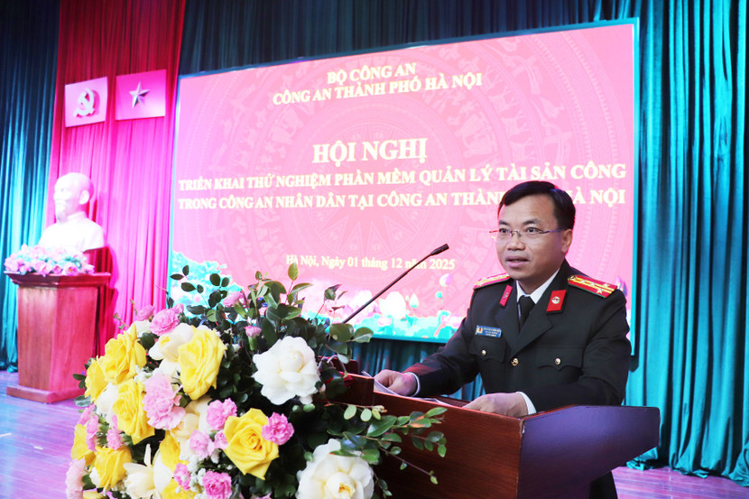 Đại tá Nguyễn Xuân Hiệp, Phó Cục trưởng Cục Kế hoạch và tài chính, Bộ Công an phát biểu tại hội nghị Đại tá Nguyễn Xuân Hiệp, Phó Cục trưởng Cục Kế hoạch và tài chính, Bộ Công an phát biểu tại hội nghị