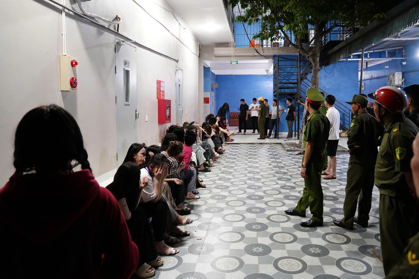 Chủ cơ sở xây dựng riêng một khu vực phòng ở như một “ký túc xá” gồm 15 phòng để nhân viên ăn, ở sinh hoạt tại chỗ Chủ cơ sở xây dựng riêng một khu vực phòng ở như một “ký túc xá” gồm 15 phòng để nhân viên ăn, ở sinh hoạt tại chỗ