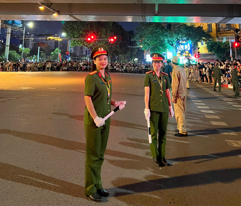 Những "bóng hồng" bám chốt, đảm bảo an ninh trật tự sự kiện A80