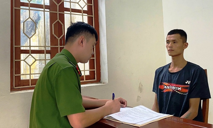 Cơ quan điều tra lấy lời khai của đối tượng Hoàng Văn Sơn