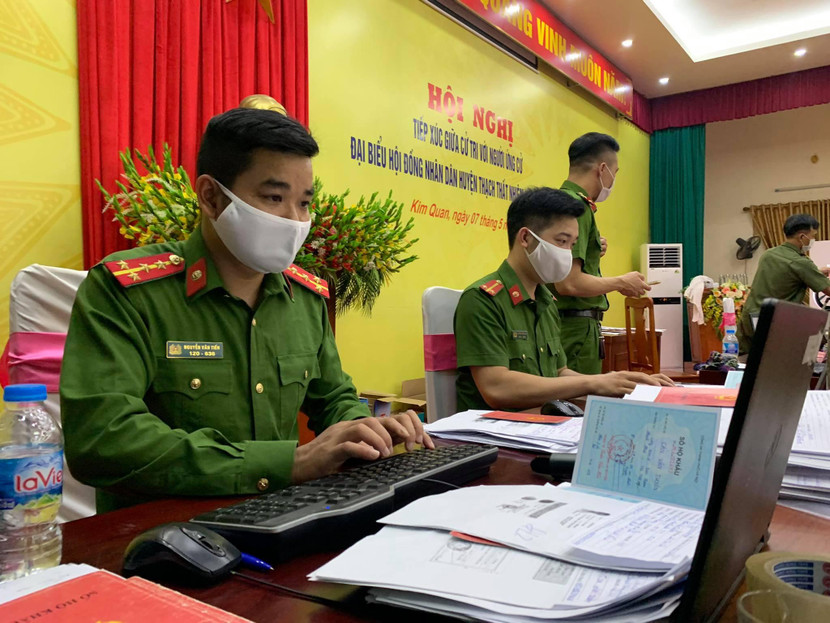 Các CBCS đảm bảo làm việc đến khi người dân cuối cùng còn chờ đợi