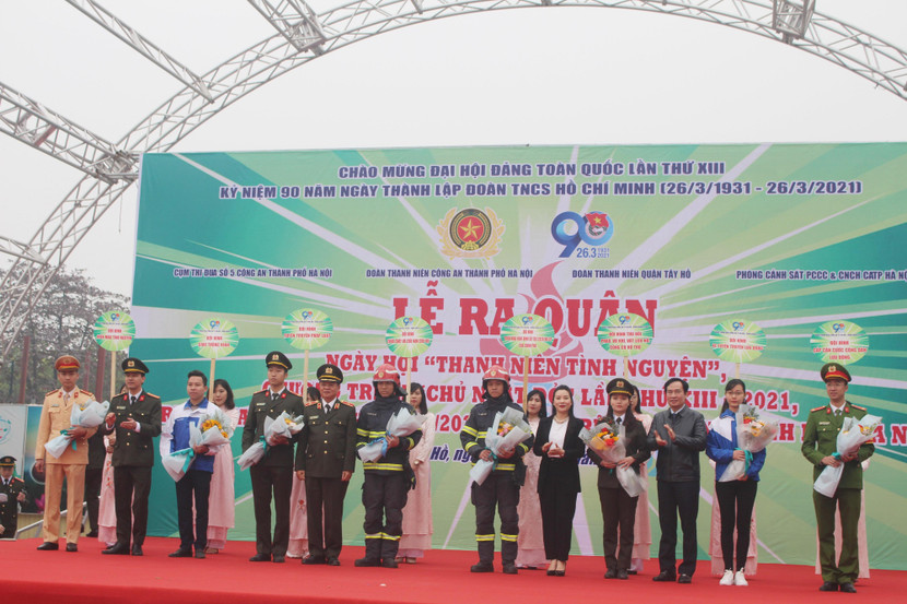 Thiếu tướng Đào Thanh Hải – Phó Bí thư Đảng ủy, Phó Giám đốc CATP Hà Nội dự Lễ ra quân ngày hội "Thanh niên tình nguyện" và Chương trình "Chủ nhật đỏ"