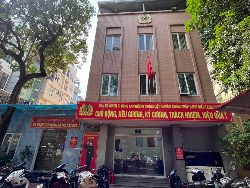 Mô hình vận động nhân dân lắp đặt camera là một trong hai mô hình được Công an phường Trung Liệt thực hiện trong xây dựng Công an phường kiểu mẫu về an ninh trật tự và văn minh đô thị Mô hình vận động nhân dân lắp đặt camera là một trong hai mô hình được Công an phường Trung Liệt thực hiện trong xây dựng Công an phường kiểu mẫu về an ninh trật tự và văn minh đô thị