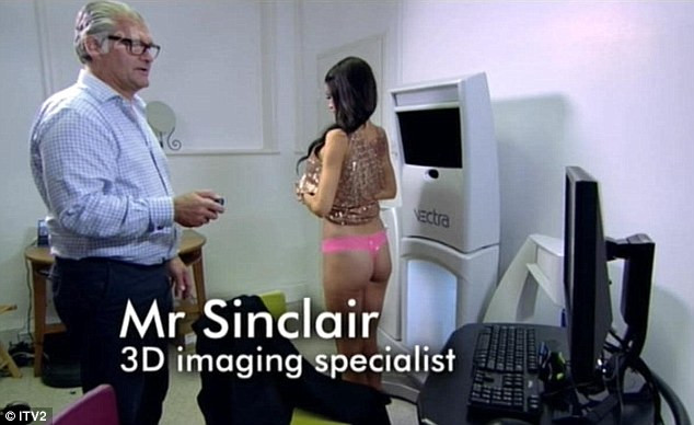 Chloe Sims sau khi bơm ngực khủng, quyết sửa vòng ba ảnh 7