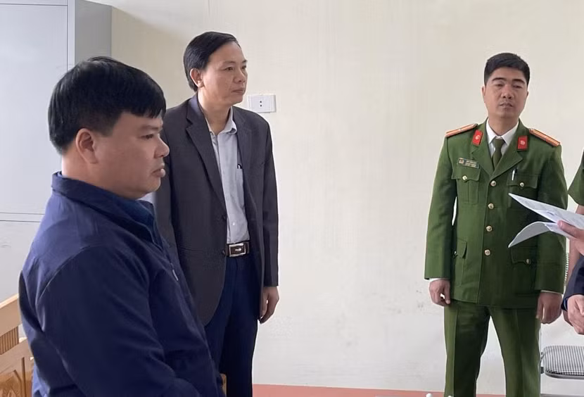 CQĐT thi hành lệnh khám xét nơi ở của Phạm Văn Biên