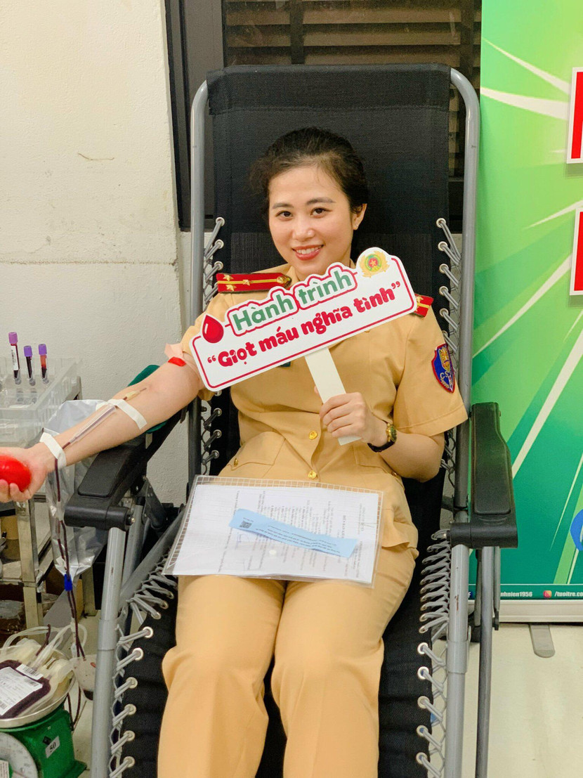 Hành trình giọt máu nghĩa tình thu hút nhiều CBCS trẻ tham gia