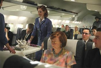 Vẫn khỏe mạnh sau chuyến bay đêm dài ảnh 1