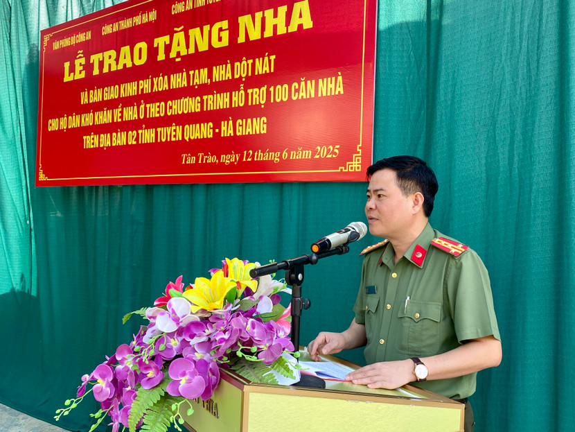 Đại tá Chu Quang Trung, Phó Giám đốc Công an tỉnh Tuyên Quang phát biểu tại buổi lễ