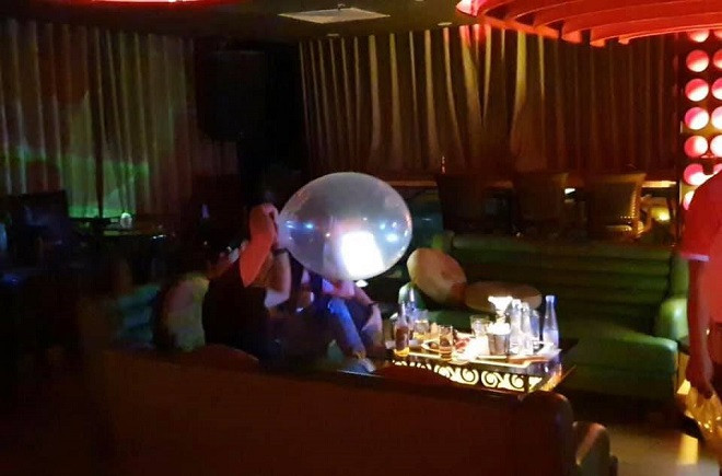 Lực lượng chức năng phát hiện cơ sở kinh doanh 'bóng cười'