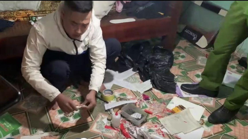 Nam thanh niên sản xuất pháo nổ tại nhà riêng