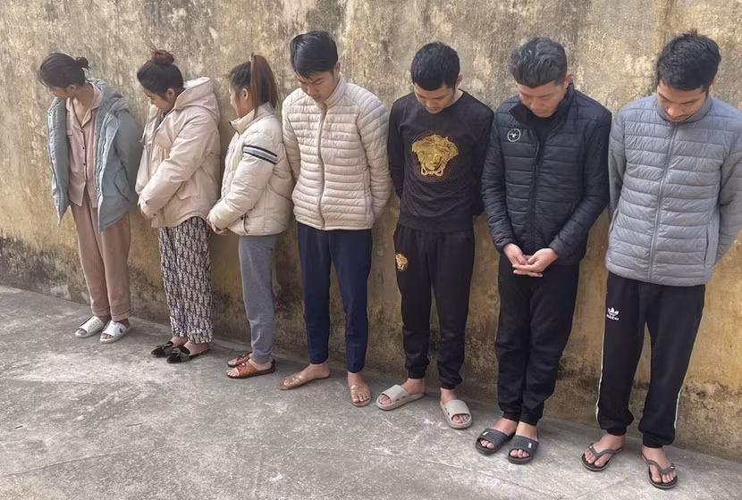 Các đối tượng sử dụng ma túy bị bắt quả tang Các đối tượng sử dụng ma túy bị bắt quả tang