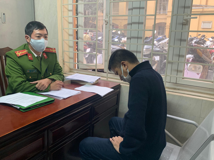 Đối tượng Vũ Ngọc Long tại cơ quan điều tra, chiều 25-1 Đối tượng Vũ Ngọc Long tại cơ quan điều tra, chiều 25-1