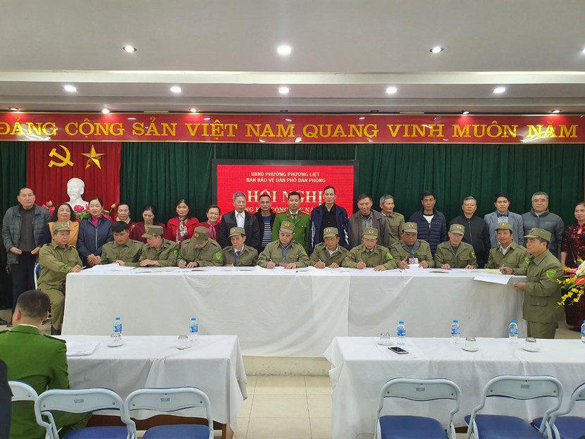 Các ban bảo vệ dân phố phường Phương Liệt ký cam kết