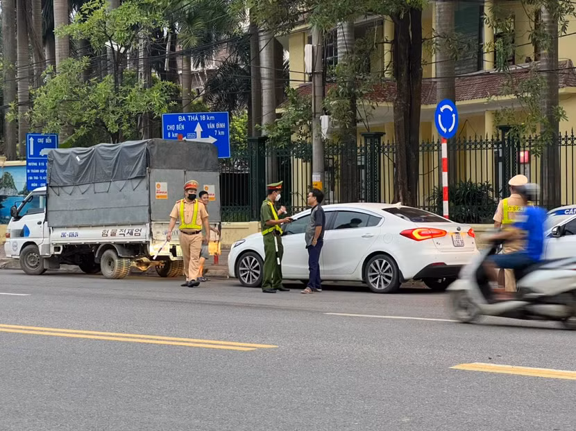 Tuần tra khép kín các tuyến đường