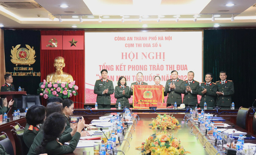 Bàn giao nhiệm vụ Cụm trưởng Cụm thi đua số 4 năm 2026 Bàn giao nhiệm vụ Cụm trưởng Cụm thi đua số 4 năm 2026