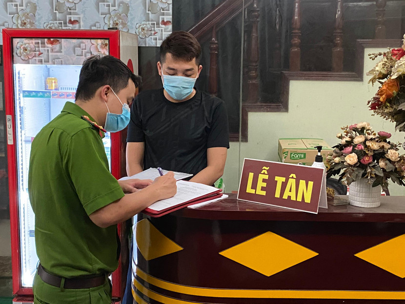 Tăng cường kiểm tra tạm trú trên địa bàn quận Đống Đa Tăng cường kiểm tra tạm trú trên địa bàn quận Đống Đa