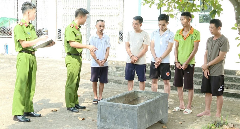 Nhóm đối tượng bị bắt giữ Nhóm đối tượng bị bắt giữ