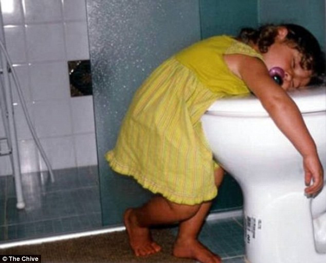 Ngộ nghĩnh những đứa trẻ bạ đâu ngủ đấy ảnh 6