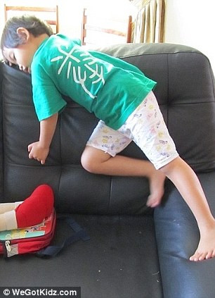 Ngộ nghĩnh những đứa trẻ bạ đâu ngủ đấy ảnh 13