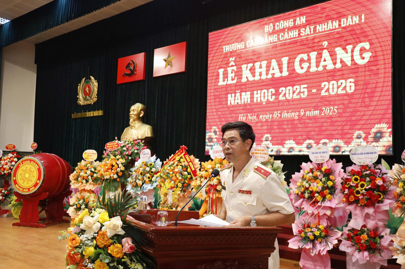 Thiếu tướng, TS Lê Hoài Nam, Hiệu trưởng trường Cao đẳng Cảnh sát nhân dân I phát biểu tại lễ Khai Giảng