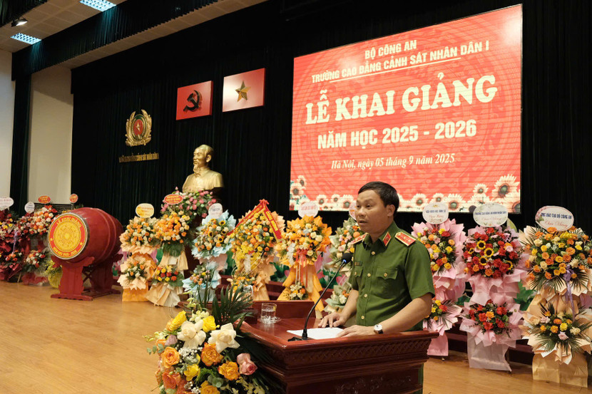 Trung tướng, TS Trần Ngọc Hà, Ủy viên Đảng ủy Công an Trung ương, Cục trưởng Cục Cảnh sát Hình sự phát biểu tại lễ khai giảng