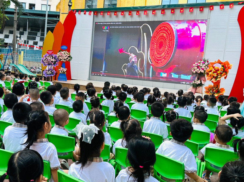 Các em cùng theo dõi nghi thức đánh trống khai giảng năm học mới 2025-2026 do đồng chí Tổng Bí thư Tô Lâm thực hiện tại điểm cầu Trung tâm Hội nghị Quốc gia Các em cùng theo dõi nghi thức đánh trống khai giảng năm học mới 2025-2026 do đồng chí Tổng Bí thư Tô Lâm thực hiện tại điểm cầu Trung tâm Hội nghị Quốc gia