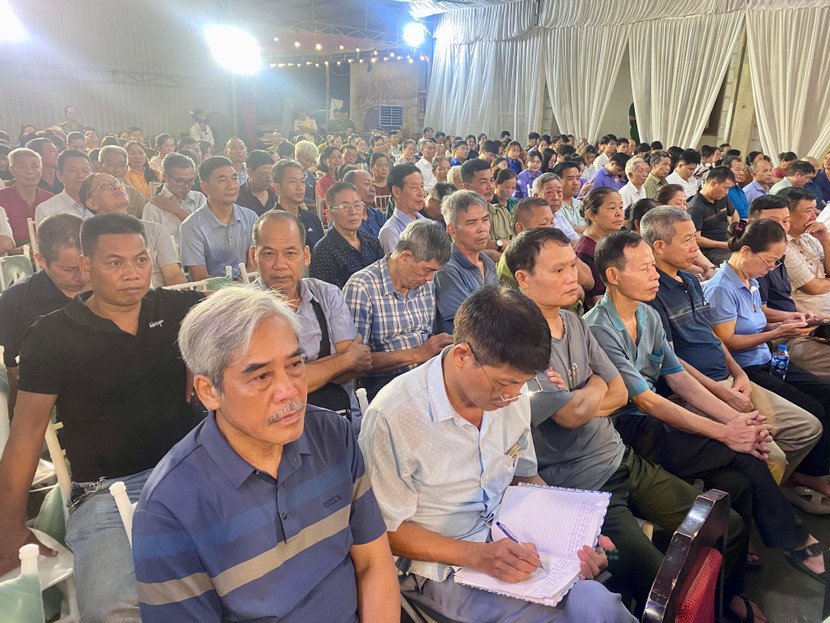 Đông đảo quần chúng nhân dân thuộc Tổ dân phố Quyết Tiến tham dự hội nghị, nơi được lực chọn tổ chức "điểm" của phường Dương Nội Đông đảo quần chúng nhân dân thuộc Tổ dân phố Quyết Tiến tham dự hội nghị, nơi được lực chọn tổ chức "điểm" của phường Dương Nội