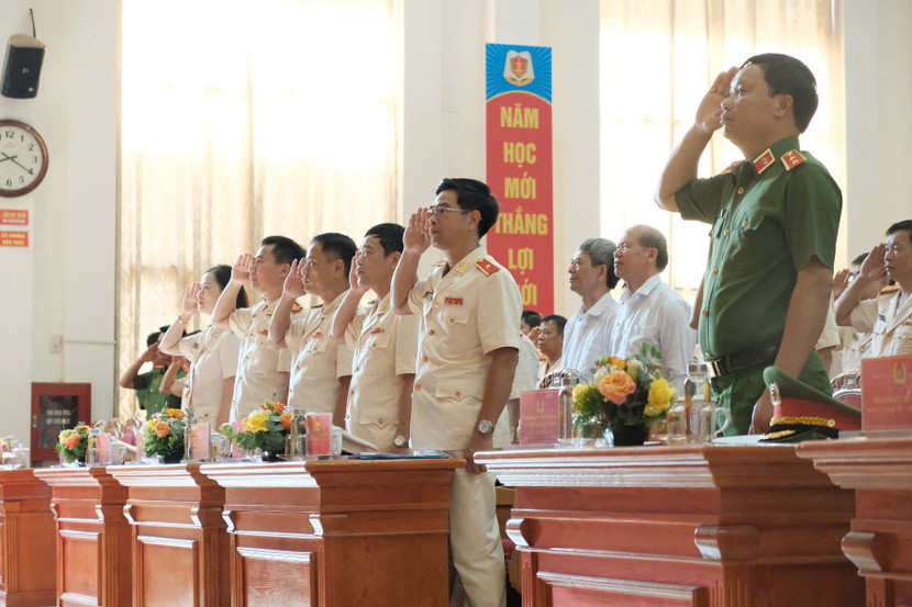 Nghi thức chào cờ trang nghiêm tại buổi khai giảng năm học 2025-2026