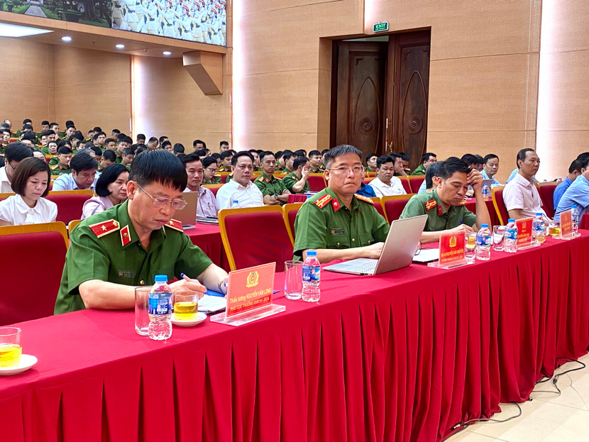 Các đại biểu tham dự hội nghị