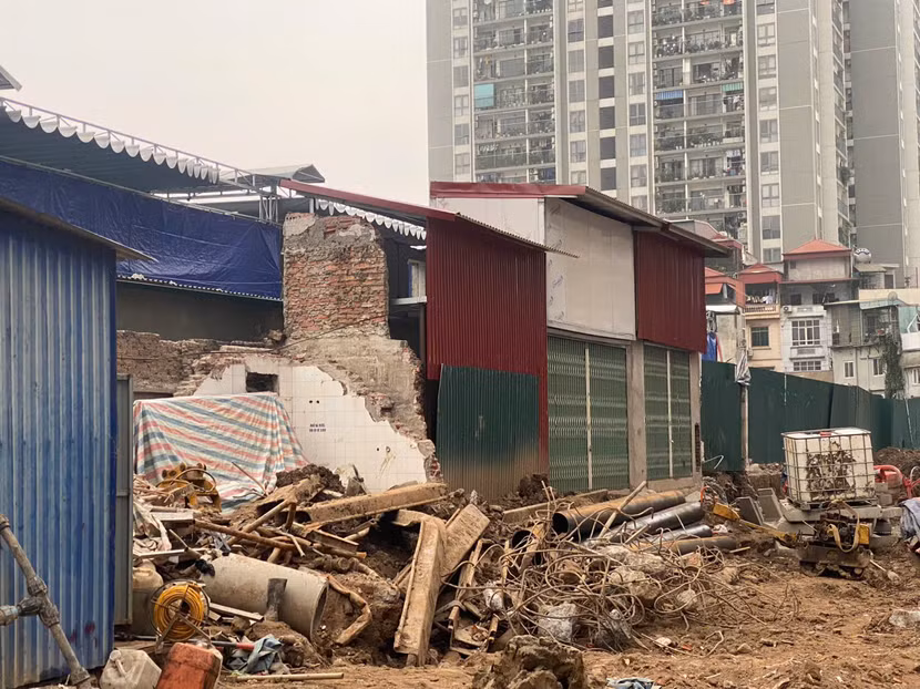 Là một trong những công trình hạ tầng trọng điểm trên địa bàn quận Thanh Xuân, nhưng dự án này đã phải kéo dài nhiều năm do công tác giải phóng mặt bằng gặp nhiều khó khăn Là một trong những công trình hạ tầng trọng điểm trên địa bàn quận Thanh Xuân, nhưng dự án này đã phải kéo dài nhiều năm do công tác giải phóng mặt bằng gặp nhiều khó khăn