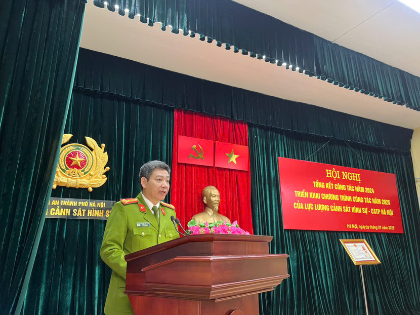 Đại tá Nguyễn Thế Hùng - Trưởng Phòng Cảnh sát Hình sự CATP báo cáo kết quả các mặt công tác của lực lượng hình sự Công an toàn thành phố Đại tá Nguyễn Thế Hùng - Trưởng Phòng Cảnh sát Hình sự CATP báo cáo kết quả các mặt công tác của lực lượng hình sự Công an toàn thành phố