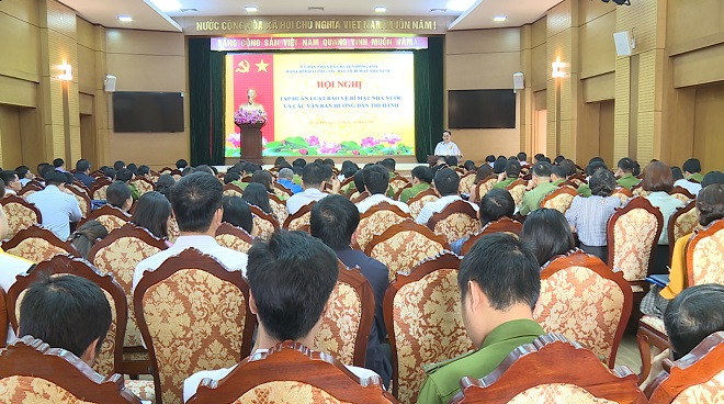 Tập huấn Luật Bảo vệ bí mật Nhà nước cho gần 300 cán bộ Tập huấn Luật Bảo vệ bí mật Nhà nước cho gần 300 cán bộ