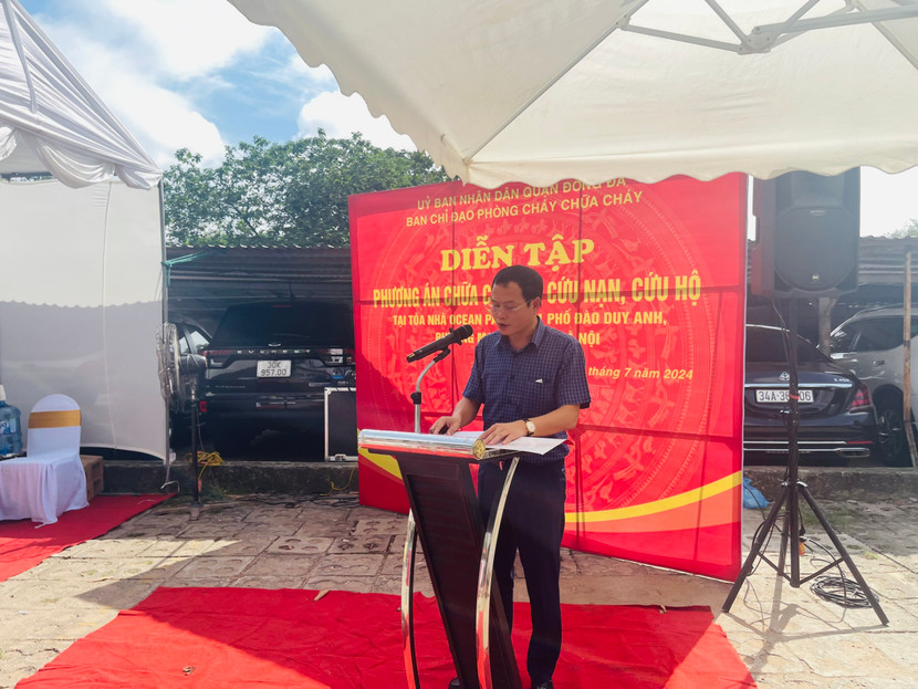 Ông Nguyễn Thanh Tùng -Phó Chủ tịch UBND quận Đống Đa phát biểu chỉ đạo buổi diễn tập