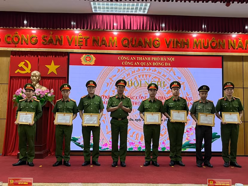 Các tập thể, cá nhân nhận khen thưởng trong các phong trào thi đua