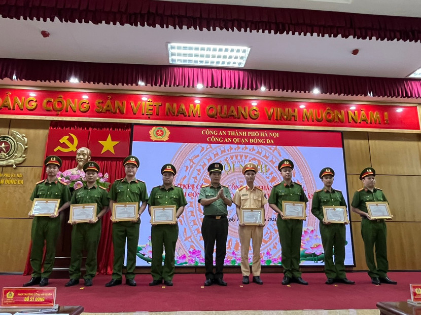 Các cá nhân được khen thưởng trong phong trào thi đua "Vì an ninh Tổ quốc" gắn với cao điểm tấn công trấn áp tội phạm