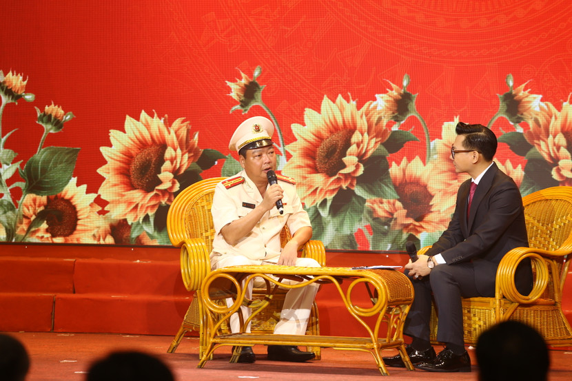 Thượng tá Đặng Việt Quảng, Phó Trưởng phòng Cảnh sát Hình sự Công an TP Hà Nội chia sẻ câu chuyện đấu tranh với tội phạm Thượng tá Đặng Việt Quảng, Phó Trưởng phòng Cảnh sát Hình sự Công an TP Hà Nội chia sẻ câu chuyện đấu tranh với tội phạm