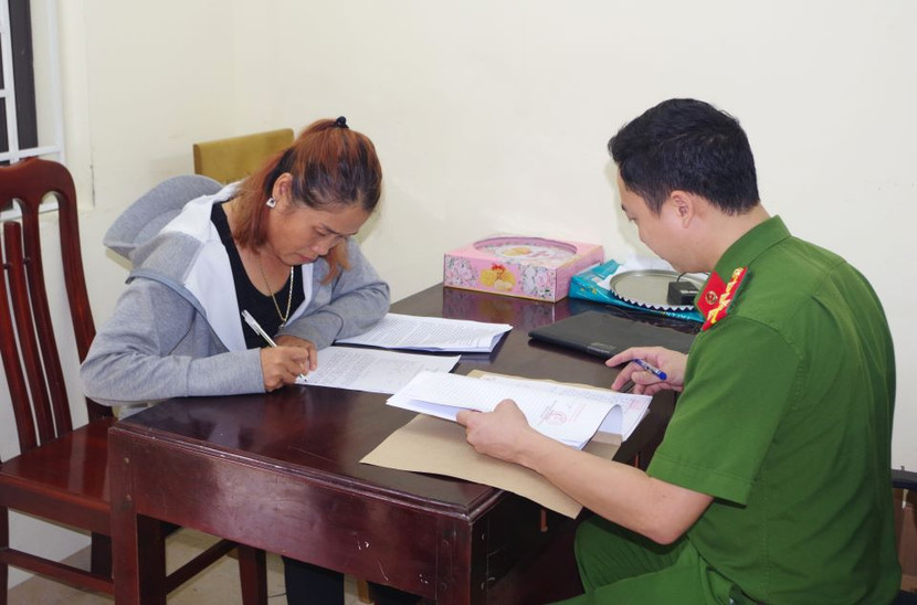 Cơ quan điều tra lấy lời khai của Vũ Thị Thu Cơ quan điều tra lấy lời khai của Vũ Thị Thu