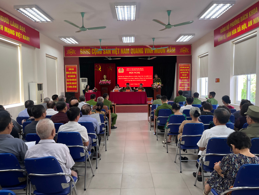 Hội nghị đánh giá tình hình an ninh trật tự và góp ý về trách nhiệm của Cảnh sát khu vực trong công tác đảm bảo an ninh trật tự phường Bách Khoa Hội nghị đánh giá tình hình an ninh trật tự và góp ý về trách nhiệm của Cảnh sát khu vực trong công tác đảm bảo an ninh trật tự phường Bách Khoa